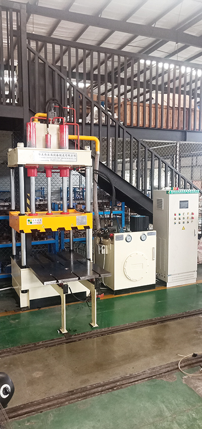 山東德州液壓機需求客戶定制的60噸精密伺服液壓機圓滿交貨，祝賀！